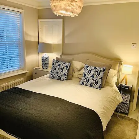 Stylish Georgian Townhouse, Yorkshire - Sleeps 12 *