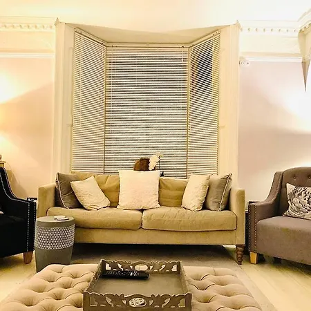 Stylish Georgian Townhouse, Yorkshire - Sleeps 12 *