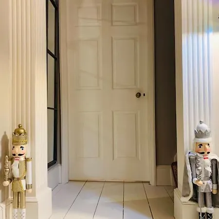 Stylish Georgian Townhouse, Yorkshire - Sleeps 12 بيت للعطل *